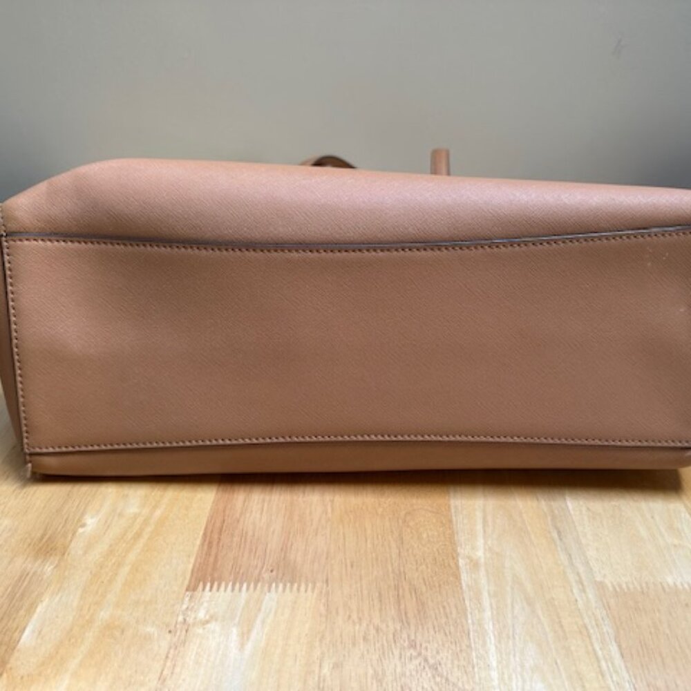 Tory Burch Tan Leather Tote Bag - Picture 6 of 13